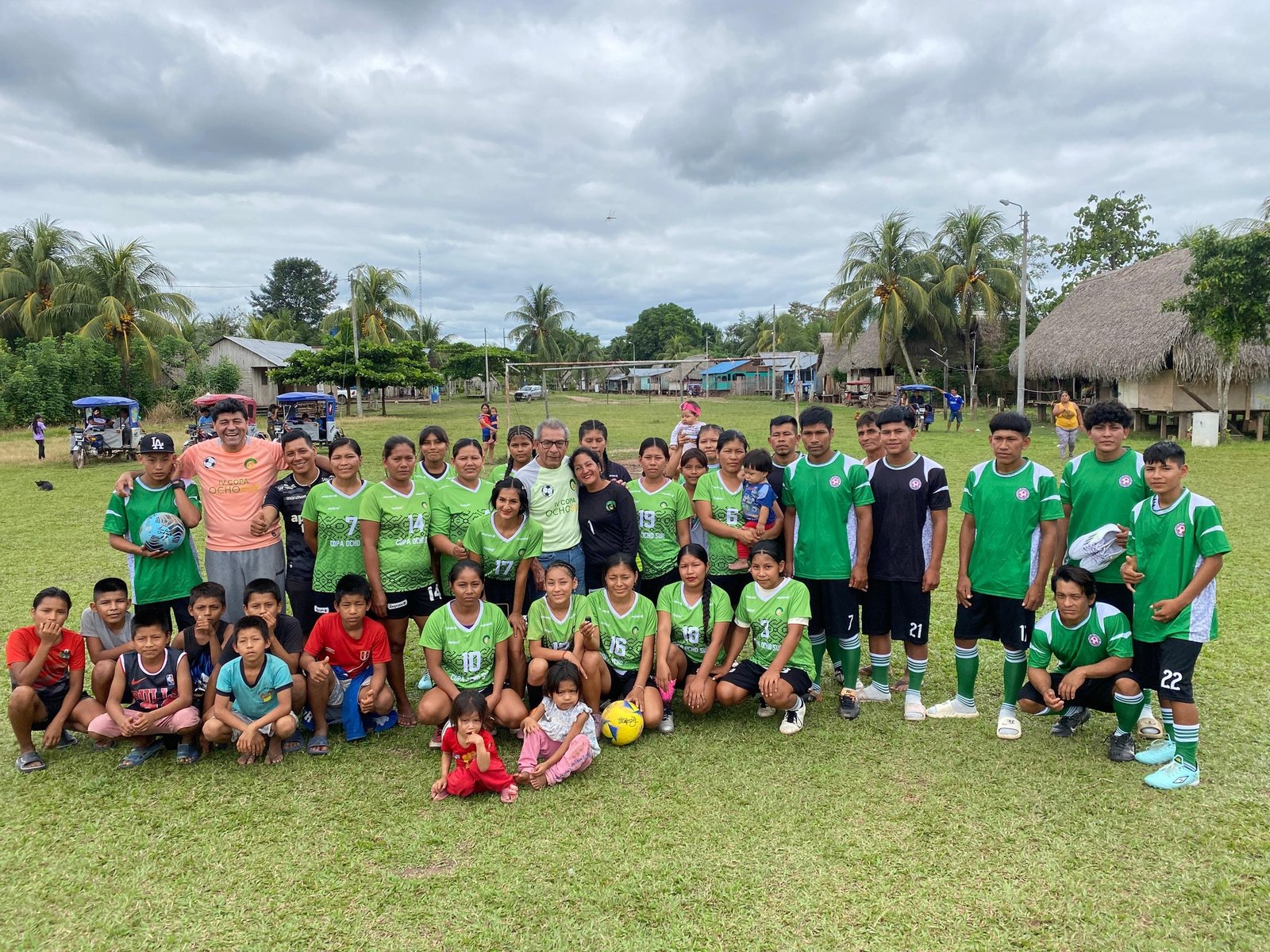 Inauguración de la Copa Ocho Sur con Chumpitaz y Checho Ibarra
