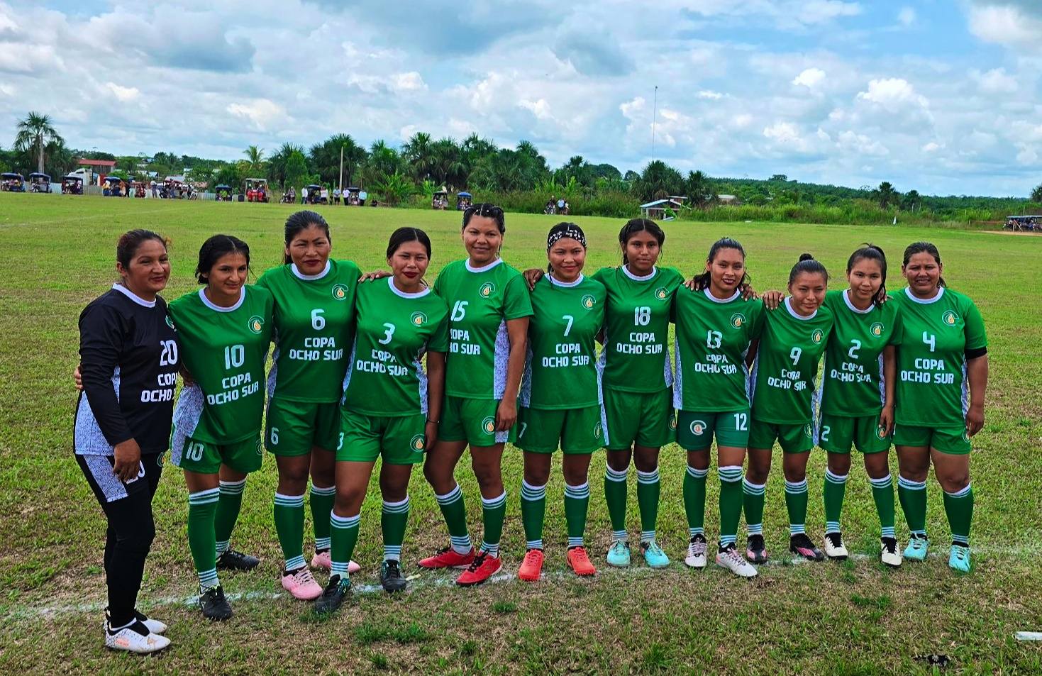 Foto adicional — En estos momentos nuestra selección de mujeres viene…