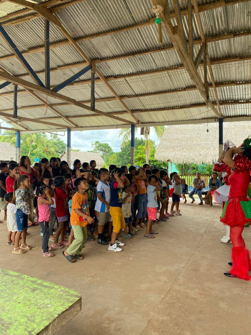 Foto adicional — Nuestros niños celebraron la navidad a todo lo grande con…